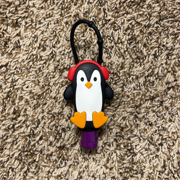 Bath & Body Works Penguin Hand Sanitizer Holder - Picture 1 of 3